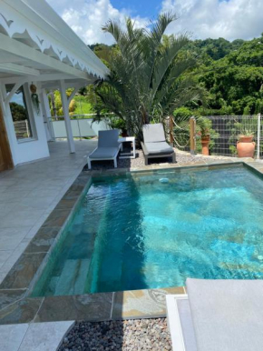 Les Appart villa Sunbay Caraibes avec piscine privative vue mer et montagne